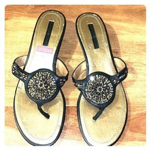 Bandolino Sandles